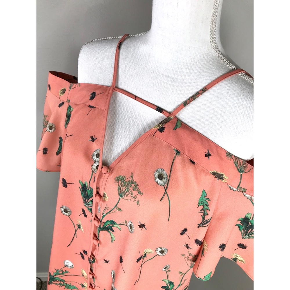 Express Blouse size L Off Shoulder Top Floral - Picture 2 of 7